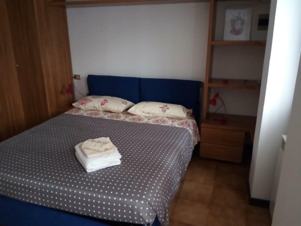 Casa Vacanze Dalia Marone Bagian luar foto